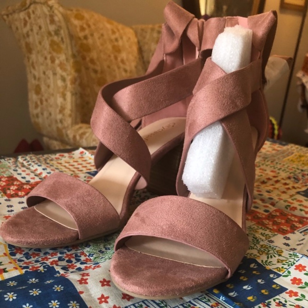 NWOT Faux Suede Wrap Up Sandals